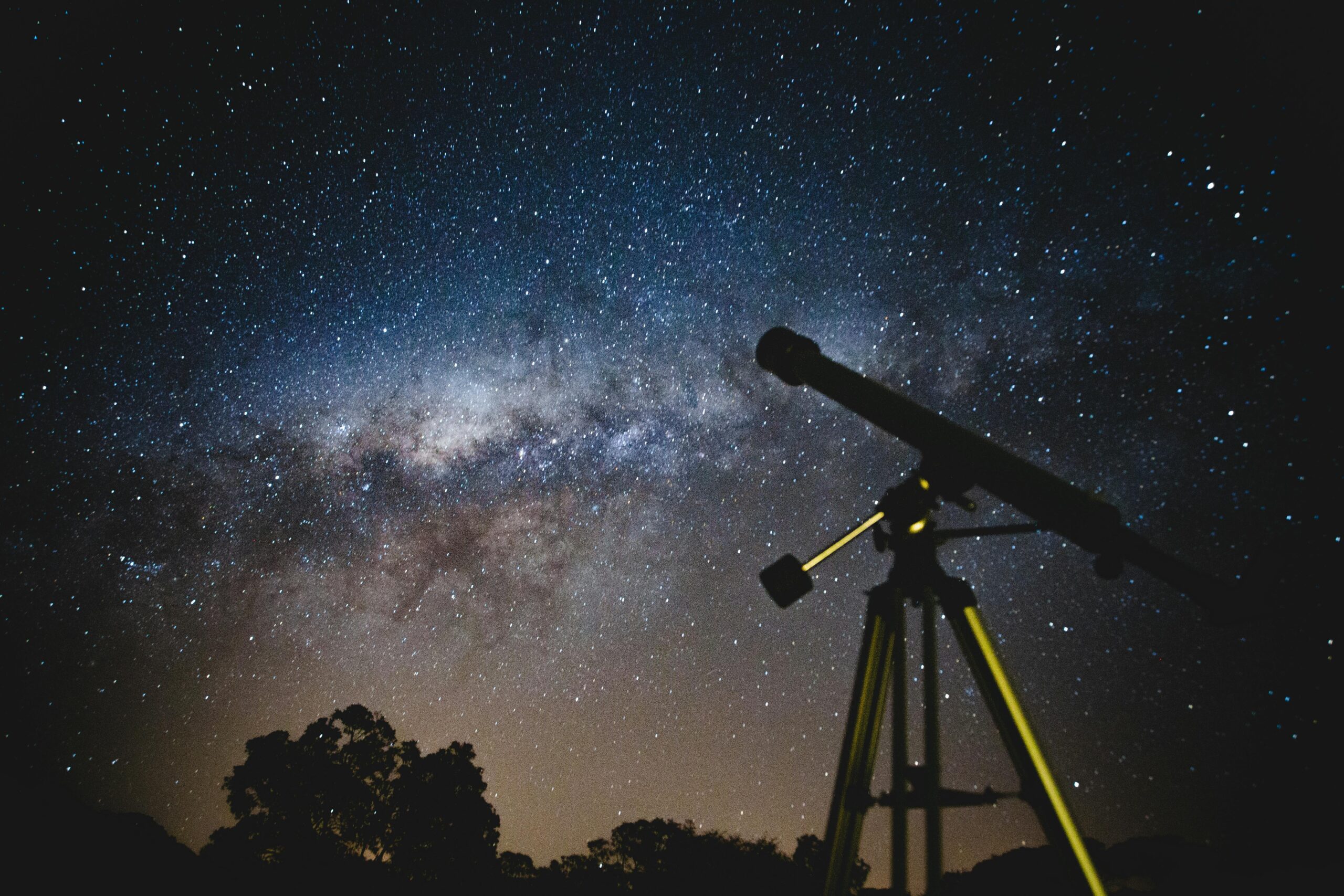 Ghidul Începătorului în Astronomie: Navigând prin Cerul Nopții